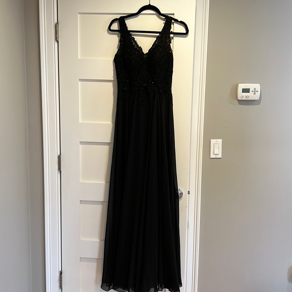 ARIA COUTURE DRESS - Picture 2 of 8